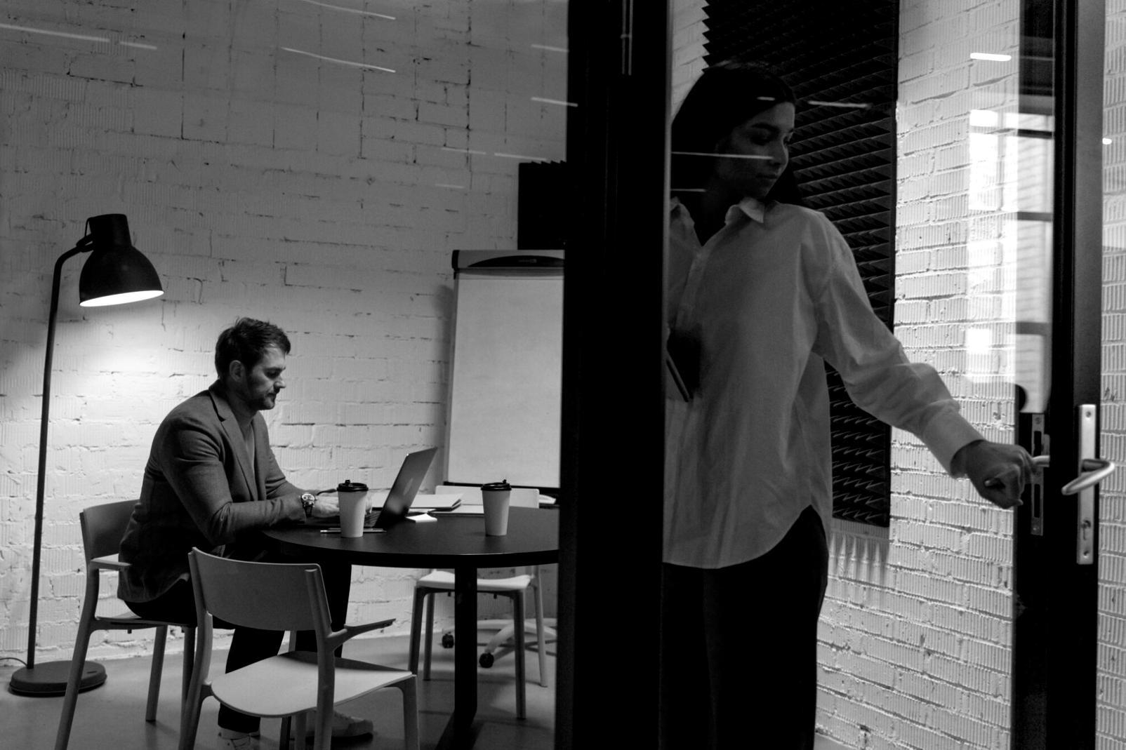 Partnership collaboration workspace in Liège office